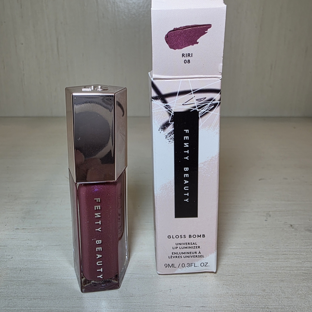 Fenty Beauty Gloss Bomb- Riri 08